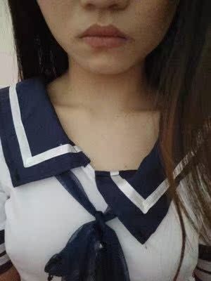 衣服挺好 裙子有点薄 袜子很有弹性 穿着舒服 大爱