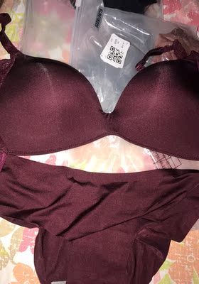 很满意很满意很满意,质感不错,跟上次买的差不多。 很满意很满意很满意,质感不错,跟上次买的差不多。