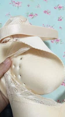 一次买了两件黑色和肤色的。非常舒服的透气效果超级好，再也不怕闷热了，又看上了其他款准备下手。