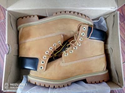 鞋子很重，很结实，做工也很好。特地在水龙头下冲了确实防水，好货不解释！