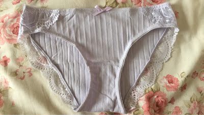 棉的很软，还有漂亮的蕾丝花边，喜欢