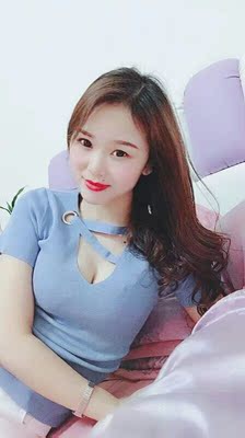 穿露肩装很适合，而且也不会滑，对于我这种容易掉肩带的人来说简直太好啦！穿起来很稳不会往下滑，比以前那种好多了，质量挺不错，值得入手，这是我买的最满意的一款，推荐了几个朋友购买，说效果非常满意，比起正常的bra，怎么跳都不会掉，也没有勒痕，非常喜欢