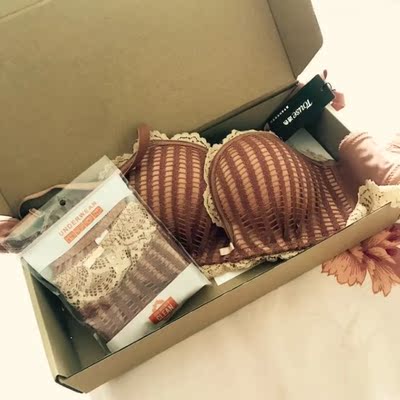 内衣很好也很舒服,厚度也刚刚好。胸有点下垂的可以试一下,我觉得聚拢效果蛮不错了的,买之前可以问问客服,以免买错尺寸哦 内衣很好也很舒服,厚度也刚刚好。胸有点下垂的可以试一下,我觉得聚拢效果蛮不错了的,买之前可以问问客服,以免买错尺寸哦