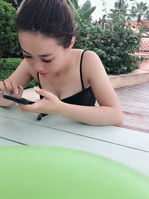 就是肩带不行。整体可以。看着保守。实际超级性感。回头率超高😍ི😍ི 就是肩带不行。整体可以。看着保守。实际超级性感。回头率超高😍ི😍ི