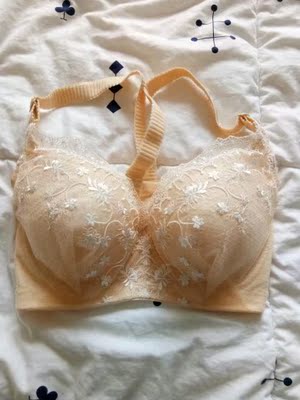 穿过两次了，质量还可以吧。就是感觉副乳不怎么收的好，在网上买的东西毕竟看不到，我平时穿薄的，这个是厚的。要买的亲们买的时候一定要问清楚。