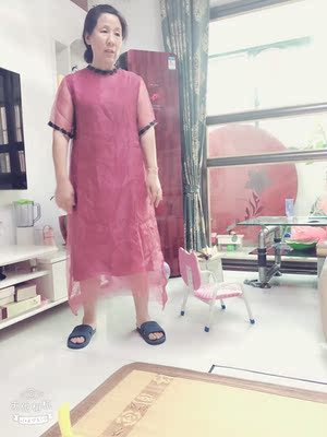 衣服质量不错，穿上显气质，给老妈买的，她很喜欢。