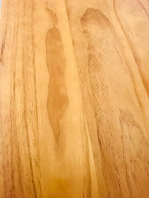 非常棒哦,这个小孩子可以做作业,也可以泡茶喝桌子五公分厚很好。 非常棒哦,这个小孩子可以做作业,也可以泡茶喝桌子五公分厚很好。