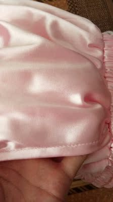 质量很好，面料摸着很舒服，很休闲，也很好搭配衣服，做事也很方便，颜色也很正