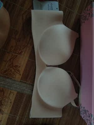 刚收到宝贝，就打开看了，还没有穿，感觉还好，