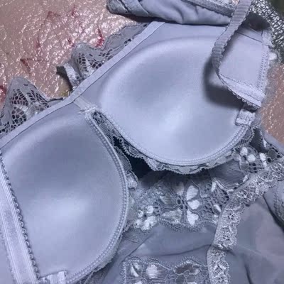 尺码合适!应该是标准尺码!款式好看!蕾丝的!对得起这个价位!个人很喜欢 尺码合适!应该是标准尺码!款式好看!蕾丝的!对得起这个价位!个人很喜欢