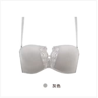 有点压胸，尺寸偏小，如果不是款式特别，不值购买价。。。当大家看到我的这一篇评价时，表示我对产品是认可的，尽管我此刻的评论是复制粘贴的。这一方面是为了肯定商家的服务，另一方面是为了节省自己的时间，因为差评我会直接说为什么的。所以大家就当做是产品质量合格的意思来看就行了。最后祝店家越做越好，大家幸福平安，中华民族繁荣昌盛。