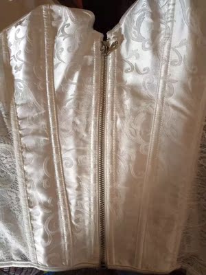 155 53kg m码刚刚好 把我的肚子收起来了 配婚纱非常修身 好评哦! 155 53kg m码刚刚好 把我的肚子收起来了 配婚纱非常修身 好评哦!