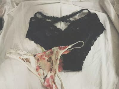 前后的花朵都超好看，性感～