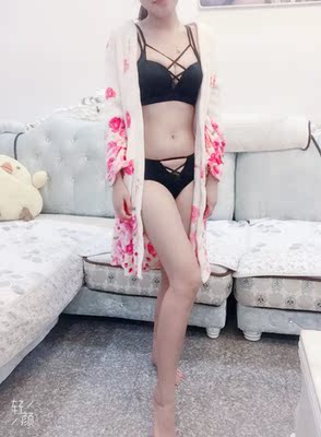 好性感的套装啊、👙质量非常好、关键是很聚拢、很显胸型、太喜欢了