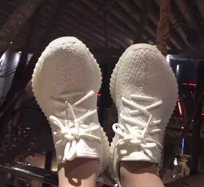 鞋子很ok，舒适感极强，踩屎感一流，太软太舒服！关键是还能显腿瘦，美滋滋&hellip;&hellip;