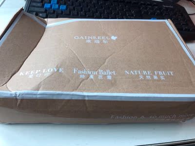 价格我不在乎，最主要的是服务太差，你既然卖这个价格你就得服务好点，最起码的包装好点，跟塞垃圾一样随便塞进袋子就发货，给我的第一印象就是非常差，质量也不好，摸着手感就相当糙