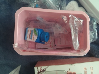 东西包装的特别好 还送了酒精棉球 等我试一下使用效果 东西包装的特别好 还送了酒精棉球 等我试一下使用效果