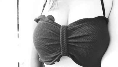 超显瘦好看!我170 68kg都看不到小肚子了 胸围对我来说小了一点点 蛮显胸 回头率超高 可惜刚游了两天今天胸罩后面的带子就断了… 倒是重新缝一下就好 不过这个价格感觉有点美中不足了 超显瘦好看!我170 68kg都看不到小肚子了 胸围对我来说小了一点点 蛮显胸 回头率超高 可惜刚游了两天今天胸罩后面的带子就断了… 倒是重新缝一下就好 不过这个价格感觉有点美中不足了