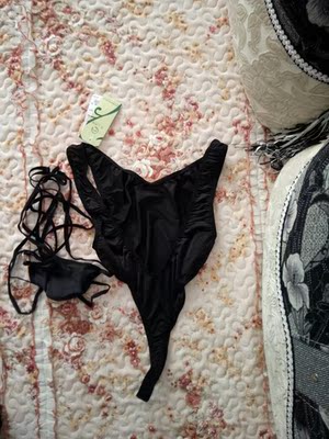 货已收到非常满意，物流快，物流小哥把货送到楼上谢谢，质量不错好评！还送了礼物谢谢！