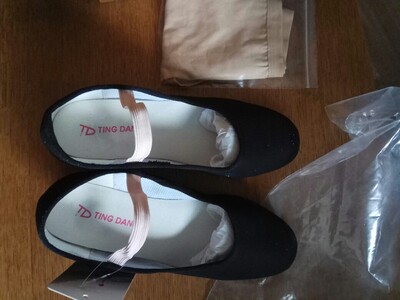 质量好,孩子穿着舒服,特别轻。孩子学民族舞三年多了,经过这几年的比较,锁定该店,孩子的各种用品都从这买,质量放心,一分钱一分货,贵自然有贵的道理。全棉的,138,26kg,儿童大码。 质量好,孩子穿着舒服,特别轻。孩子学民族舞三年多了,经过这几年的比较,锁定该店,孩子的各种用品都从这买,质量放心,一分钱一分货,贵自然有贵的道理。全棉的,138,26kg,儿童大码。