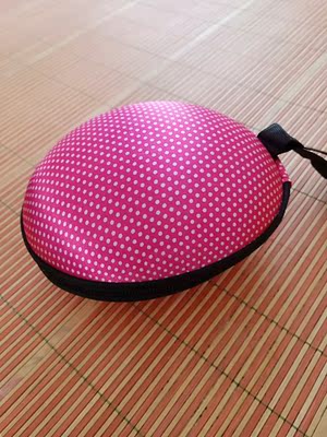 没有味道，快递非常给力，后天拍婚纱照有用的了，很开心。小胸新娘的福利哦！还没用，拍过婚纱来评哦。