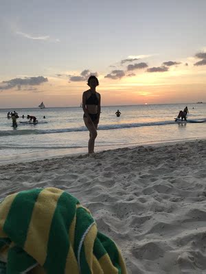 很漂亮的泳衣,我很喜欢 很漂亮的泳衣,我很喜欢