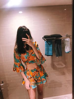 这个四件套的 ,一开始怕显黑, 结果收到效果出乎意料的好,外套和裤子尤其喜欢,性价比很高啊 这个四件套的 ,一开始怕显黑, 结果收到效果出乎意料的好,外套和裤子尤其喜欢,性价比很高啊