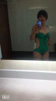 宝贝收到了 大小合适 月底去海边