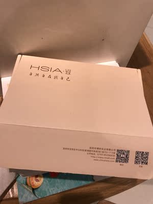 感觉真的很一般，面料上身真的有点扎肉，没有物有所值的感觉，价钱也不算便宜吧，只是薄一点的不咋好买索性也不退了