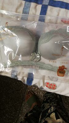 拿回来试一下穿着大小合适，面料也舒服，颜色也喜欢，很满意的商品，客服态度很好哦，有需要的朋友赶紧购买吧