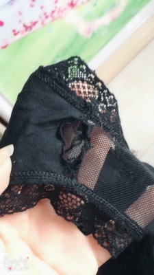 质量不好 质量不好 穿两次就破了 不值这个价钱 东西太差