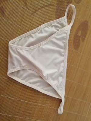 买来穿泳裤打底的,感觉还不错 买来穿泳裤打底的,感觉还不错