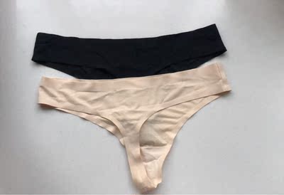 收到宝贝了，质量非常好，与卖家描述的完全一致，非常满意，真的很喜欢，完全超出期望值。颜色和图片一模一样，非常正，材质也是不错的。发货速度非常快，物流公司态度很好，运送速度快，包装非常仔细严实。客服的态度很不错，非常耐心，很满意的一次购物，以后还会回购噢。