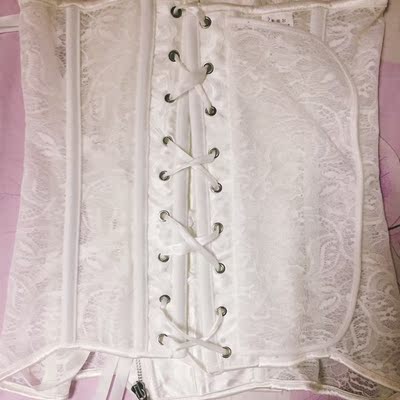 腰86,XL合身,轻薄不厚重,夏天穿正好。用来拍婚纱照的,很能收肚子,腰身也出来了,还能托胸。做工不错值得购买 腰86,XL合身,轻薄不厚重,夏天穿正好。用来拍婚纱照的,很能收肚子,腰身也出来了,还能托胸。做工不错值得购买