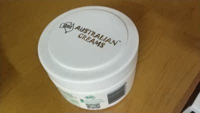 快递很快收到,一如既往的好,不是很润,适合夏天使用。 快递很快收到,一如既往的好,不是很润,适合夏天使用。