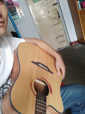 大家谈谈【真相】nightwish拉维斯吉他怎么样，是杂牌吗，音质如何