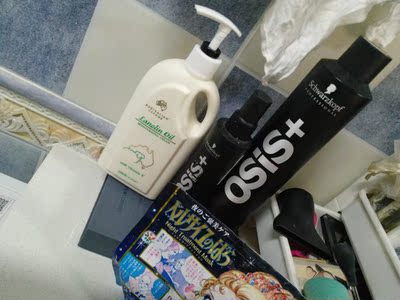 试过来评价的，很喜欢，不是很水的那种，有点霜的感觉用完一点都不干，会回购的