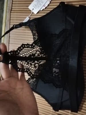 回来试穿了一下，聚拢效果没想象的好，不过还能接受，一直都在这里买的内内，期待能发多点新品。