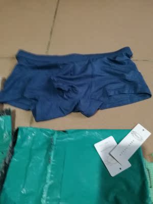 试穿了一下，十分舒适，尺寸刚刚好，全好评。