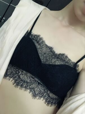 发货速度真心快，东西很好，穿上特性感，黑色很有神秘的感觉，很舒服，没味道，值得购买。