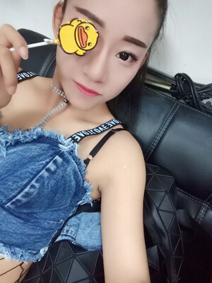 特别喜欢，买了一套，搭配起来。超好看。下次还要来，价格也ok，质量也不错。赞