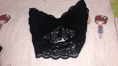 无钢圈无胸垫，弹性的没有扣，看起来感觉挺大，结果还好。挺舒服