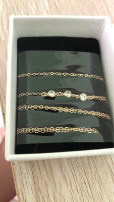 超美的，就是优雅简单款，因为在涂面膜就不上脖子了，实物很精致！值得购买！店家还送了小礼品，用心了！！！