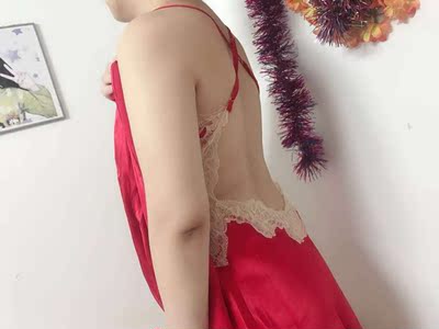 很性感哦 隐隐约约的 料子摸起来也很舒服 睡觉凉快 天凉了还有外套 大赞