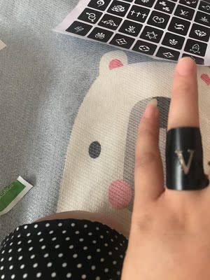 快递到了就迫不及待地贴上了，好用，方便，期待效果