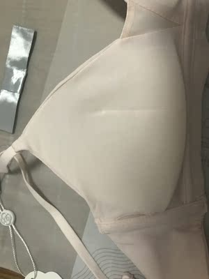 面料很舒服,尺码也刚刚好。这种内衣就是穿着很舒服没有太多舒服。塑形的话应该不行。其他挺好的,里面的海绵垫好像是可以换的,店铺里面好像有专门卖的……总体还不错价格也便宜啊…快快乐乐健健康康快快乐乐他健健康康快快乐乐健健康康快乐啦啦凑个字 面料很舒服,尺码也刚刚好。这种内衣就是穿着很舒服没有太多舒服。塑形的话应该不行。其他挺好的,里面的海绵垫好像是可以换的,店铺里面好像有专门卖的……总体还不错价格也便宜啊…快快乐乐健健康康快快乐乐他健健康康快快乐乐健健康康快乐啦啦凑个字