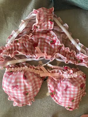 不枉费我等待了那么久，面料软软的，萌坏老夫的少女心