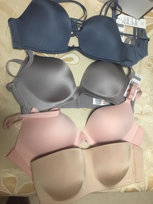 美背款超级美,颜色完美。看店里直播被种草的。夏天穿这种随便随便露肩。 美背款超级美,颜色完美。看店里直播被种草的。夏天穿这种随便随便露肩。