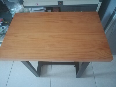 选了好几家,最后感觉这款好,果然没有失望,很好安装,很漂亮,给爱人买了当书桌的,没想到,女儿看到想用了。 选了好几家,最后感觉这款好,果然没有失望,很好安装,很漂亮,给爱人买了当书桌的,没想到,女儿看到想用了。