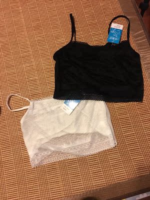 衣服不错 很凉快 而且白黑是最好搭配的 推荐购买